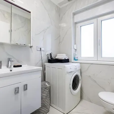 Cozy 2-bedroom House With Parking Slots * Zagreb