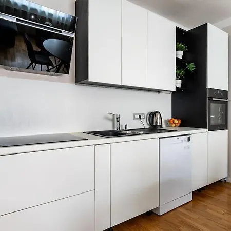 Cozy 2-bedroom House With Parking Slots Apartment *
