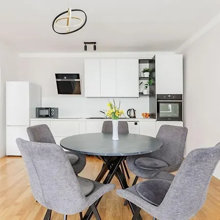 Cozy 2-bedroom House With Parking Slots Apartment Zagreb